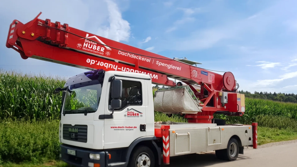 Stefan Huber - Spenglerei & Dachdeckerei mit Kran